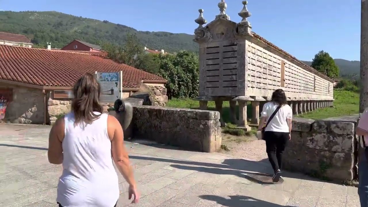 dónde está el hórreo más grande de galicia